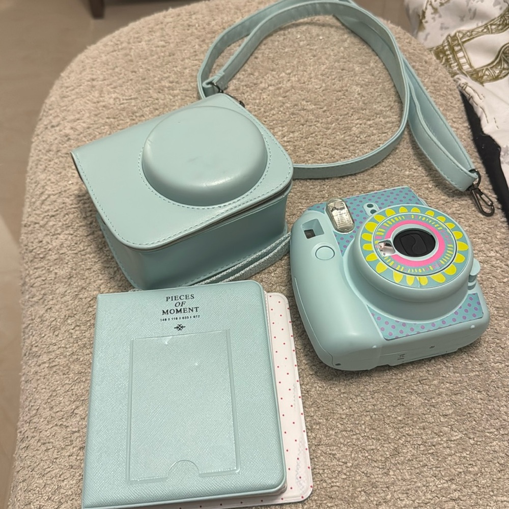 Polaroid Camera + Accs